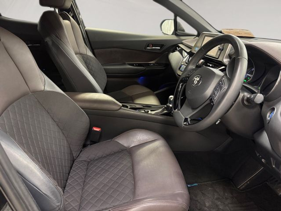 2017 Toyota C-HR - image 11