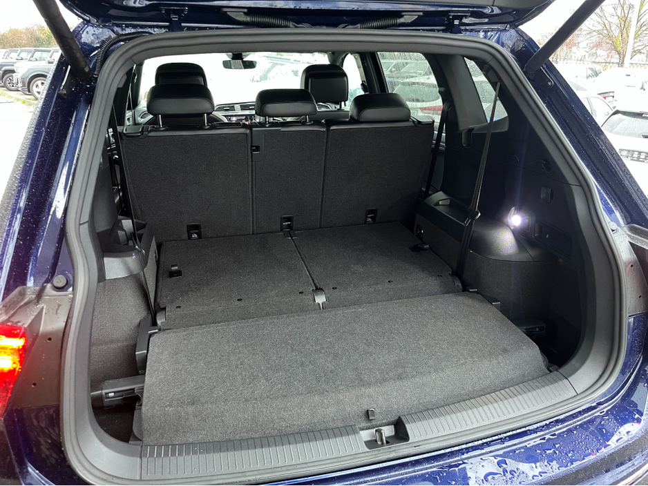 2024 Volkswagen Tiguan Allspace 7 SEATER R-LINE AUTOMATIC 2.0 DIESEL //SAT NAV//HEATED SEATS//REVERSE CAMERA//ADAPTIVE CRUISE CONTROL//HEATED STEERING WHEEL// €49,950