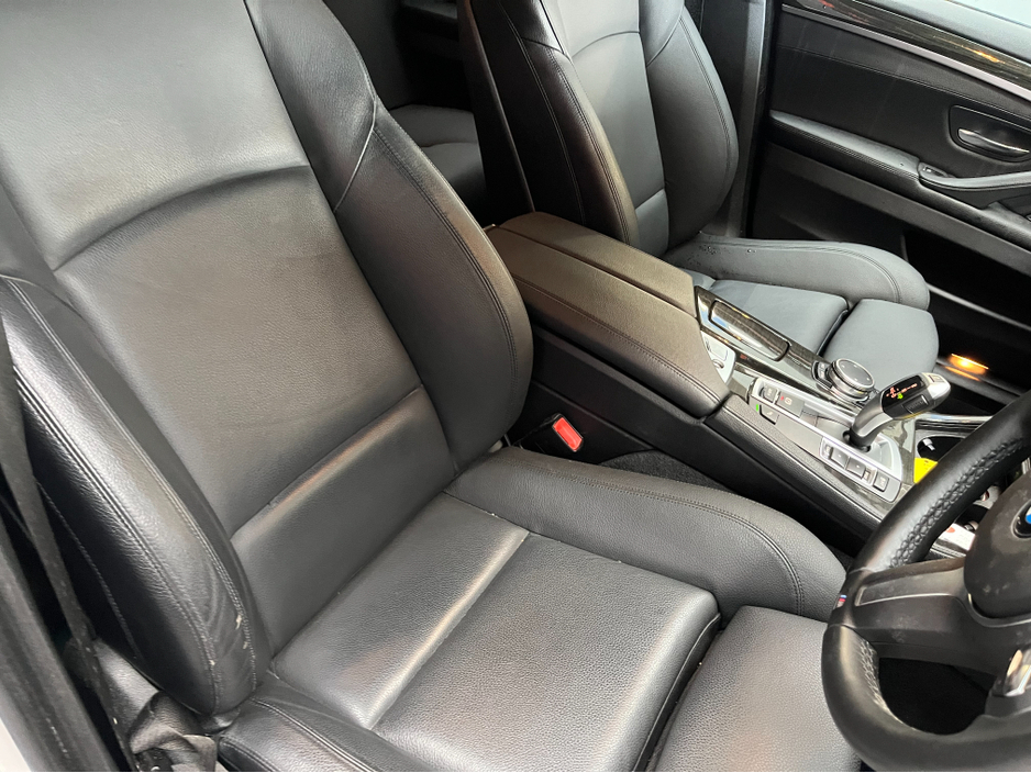 2017 BMW 5 Series - image 12