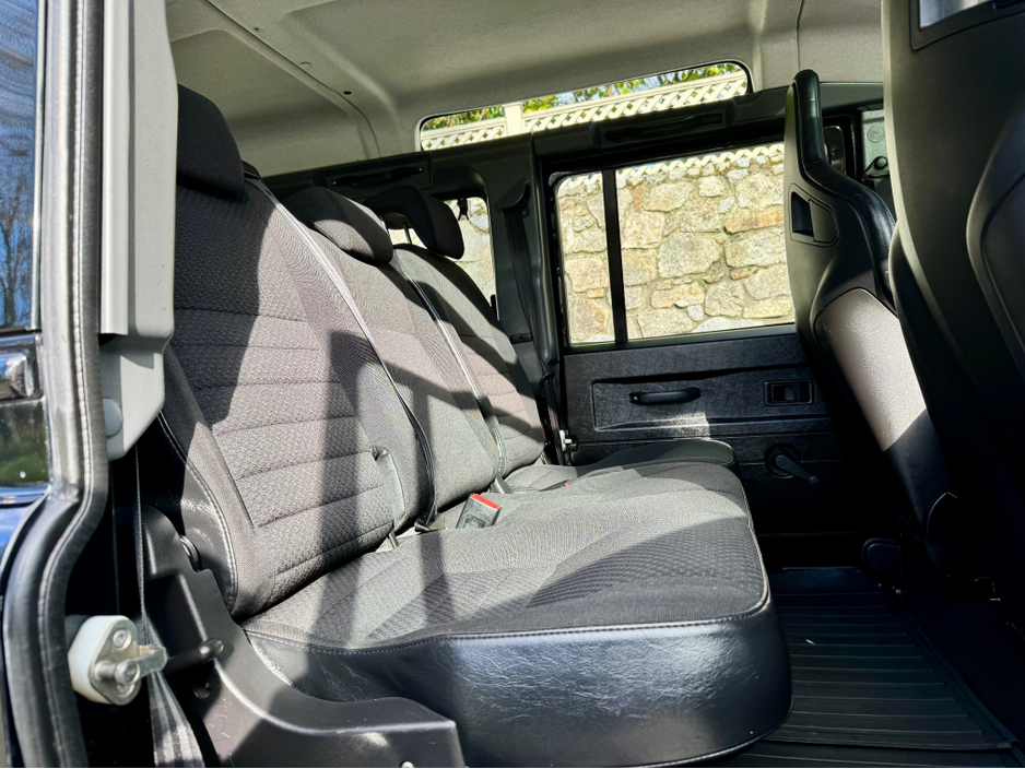 2011 Land Rover Defender - image 24