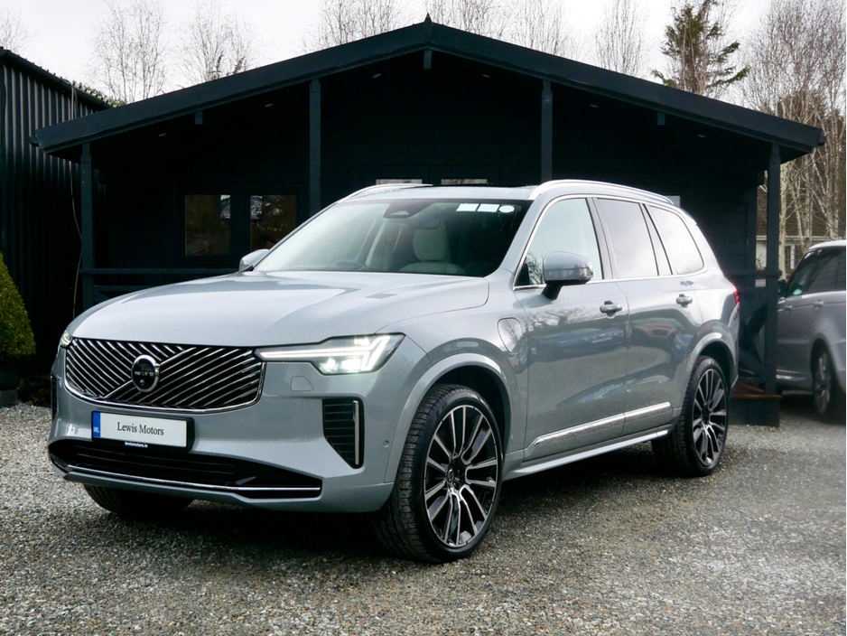 2025 Volvo XC90 T8 PHEV AWD Ultra Bright