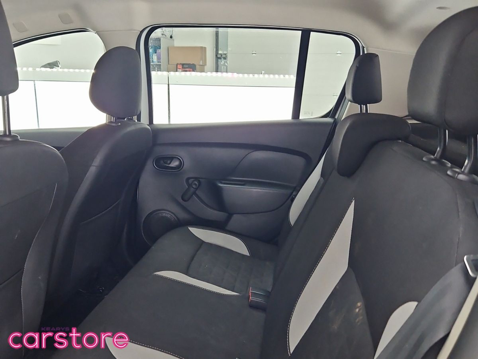 2016 Dacia Sandero Stepway - image 13