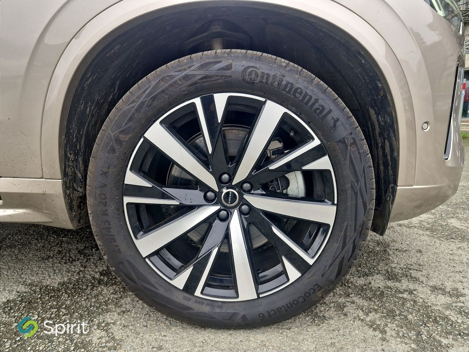 2025 Volvo XC90 - image 9