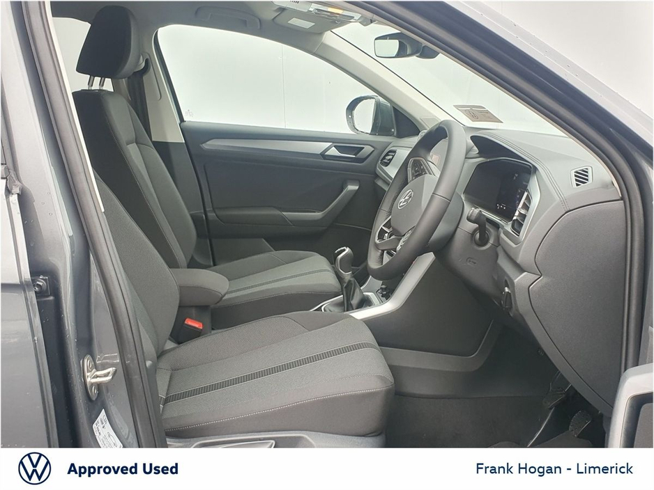 2025 Volkswagen T-Roc ( DEMO )T-ROC EDITION 75 2.0TDI M6F 116HP ( WITH HEATED SEATS ) €35,900
