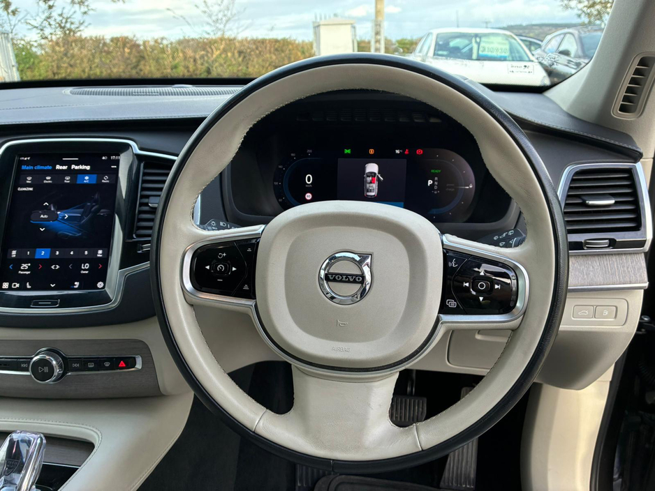 2023 Volvo XC90 - image 9