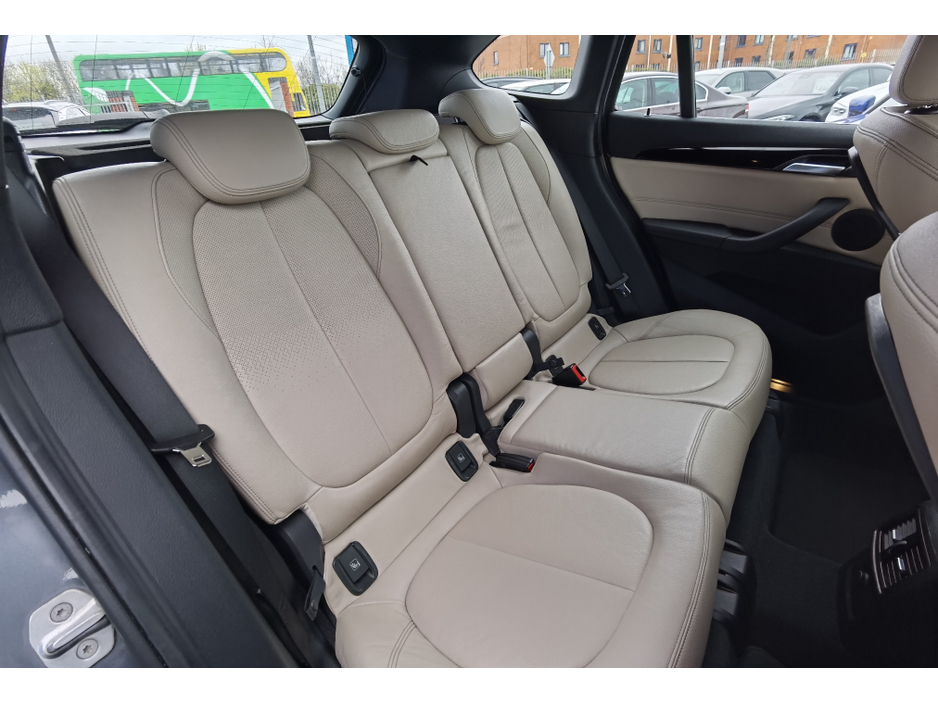 2016 BMW X1 - image 10