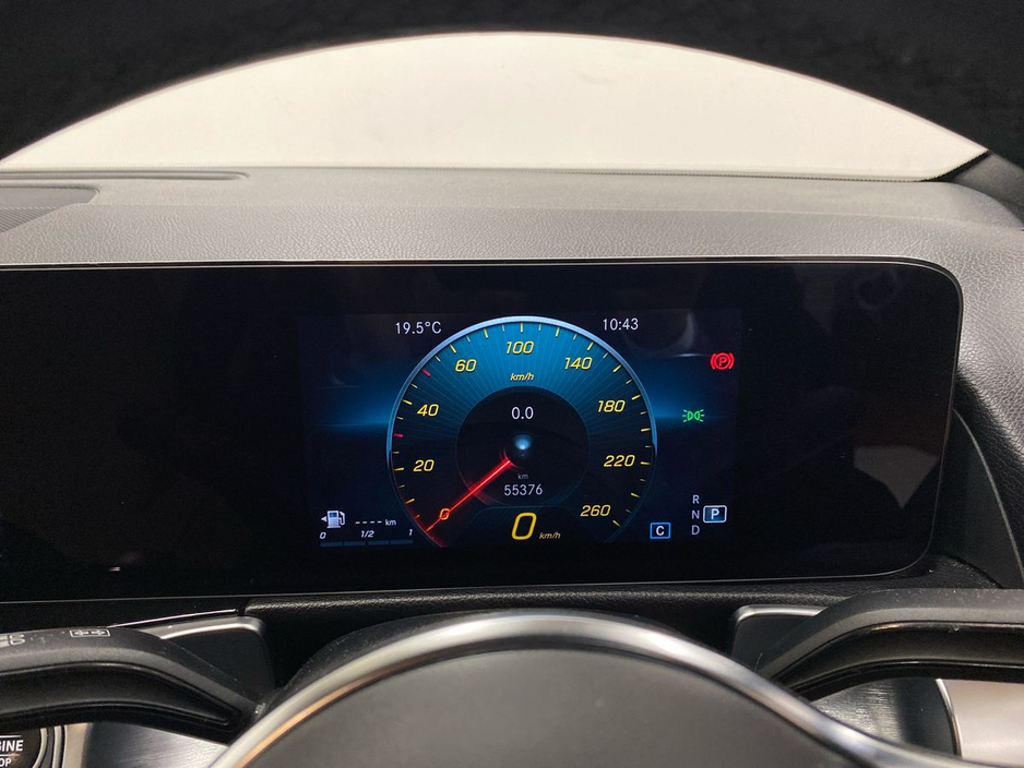 2023 Mercedes-Benz GLB - image 9