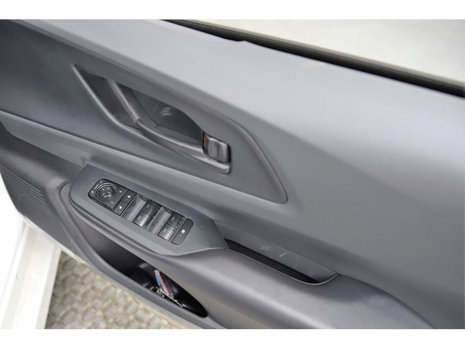 2023 Toyota Prius 1.8 SELF CHARGING HYBRID *LOW MILEAGE*REVERSE CAM*PARK SENSORS* €30,890