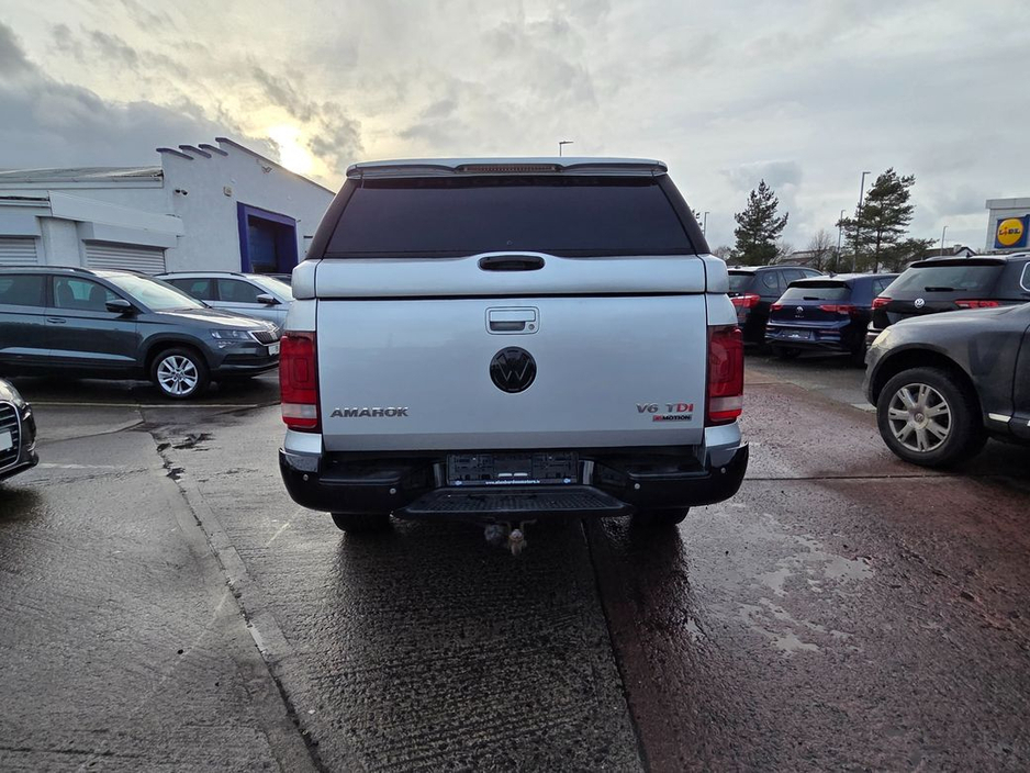 2017 Volkswagen Amarok - image 7