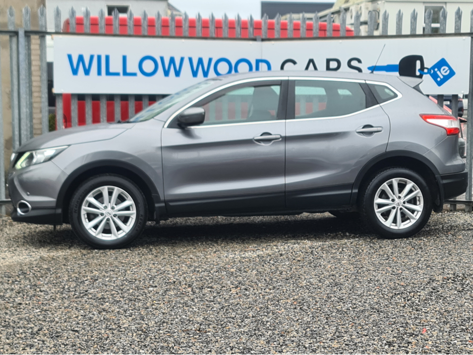 2015 Nissan Qashqai - image 5