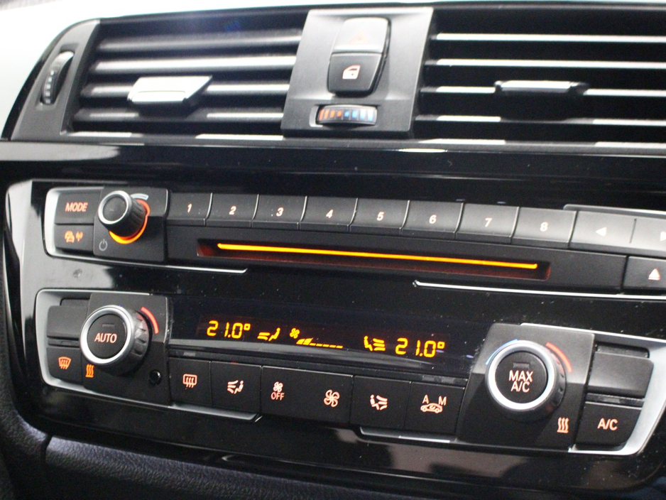 2018 BMW 3 Series - image 29