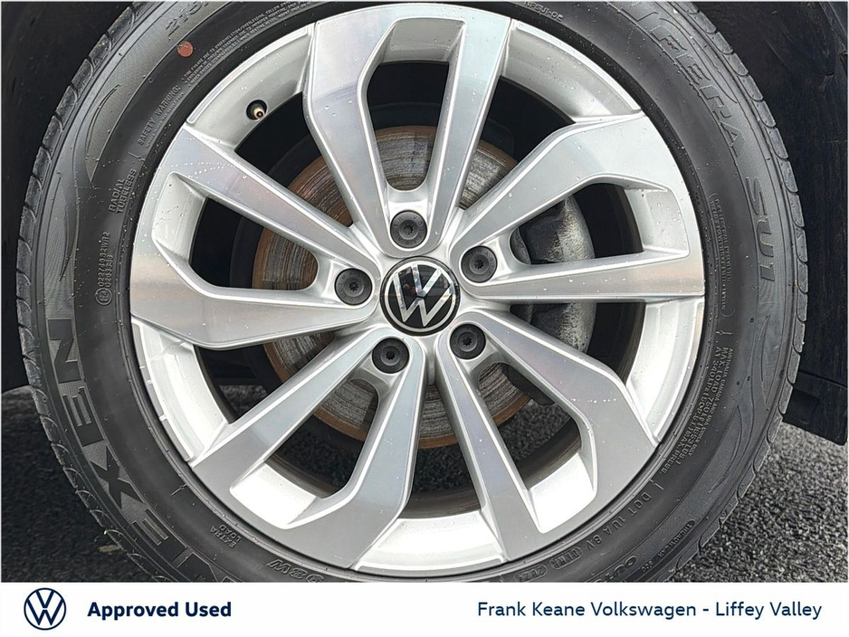 2022 Volkswagen T-Roc - image 8