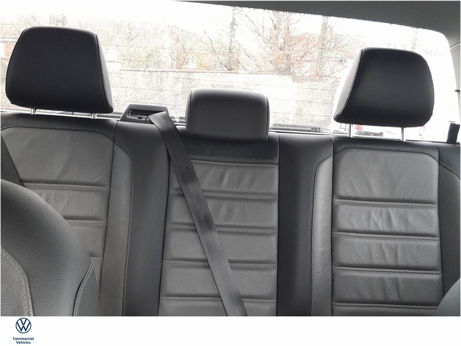 2020 Volkswagen Amarok - image 31