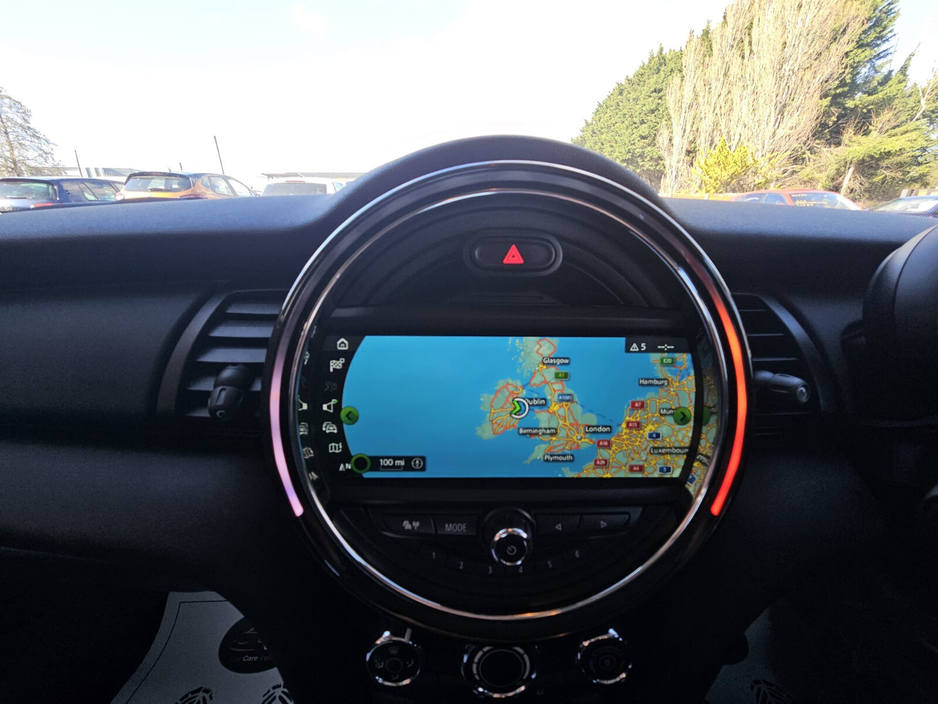 2016 MINI Hatch - image 26