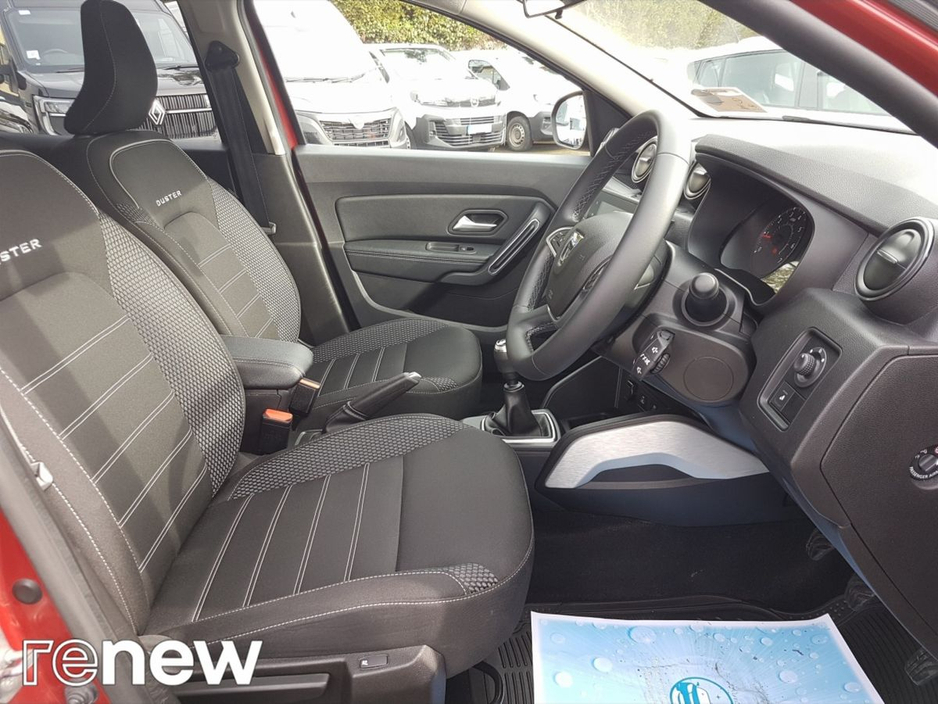 2022 Dacia Duster - image 18