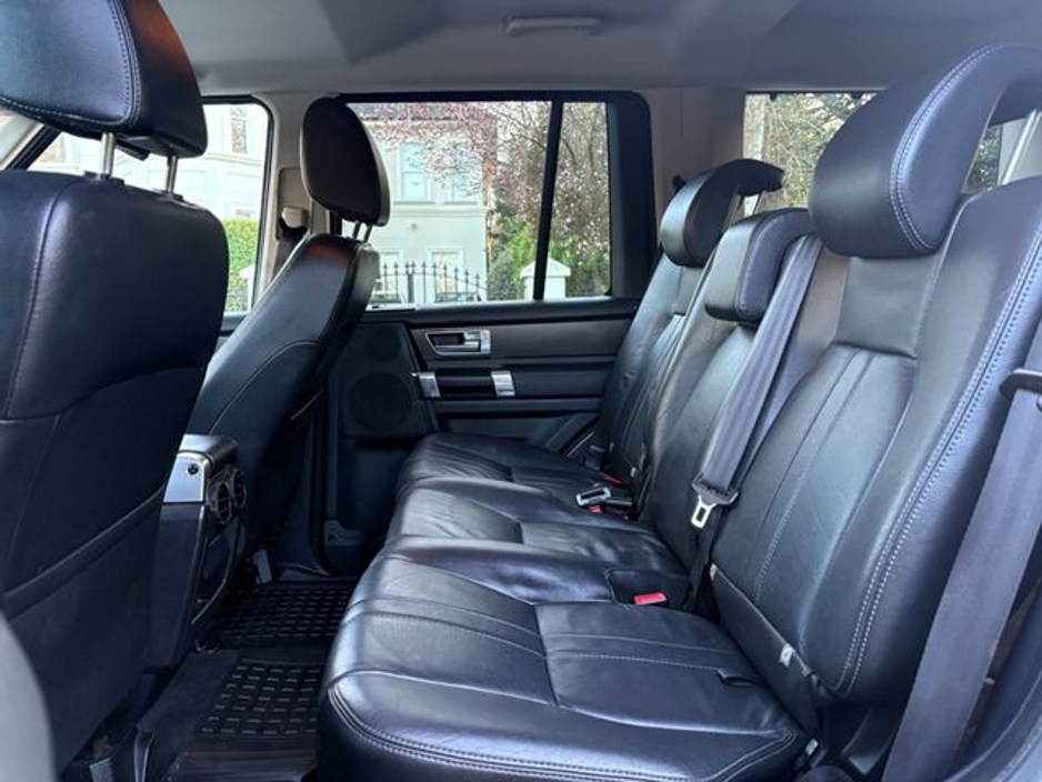 2013 Land Rover Discovery - image 20