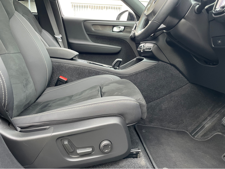 2022 Volvo XC40 ULTIMATE - 69KW BIGGER BATTERY - APPLE PLAY - 120TAX - NEW NCT €28,750