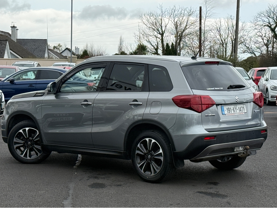 2019 Suzuki Vitara - image 2