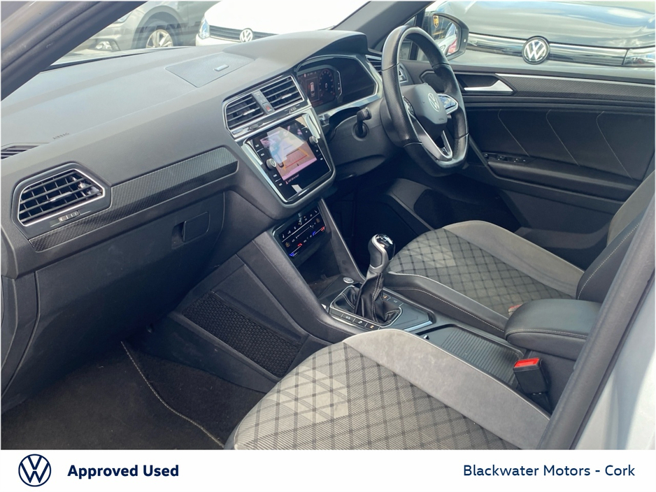 2023 Volkswagen Tiguan - image 22