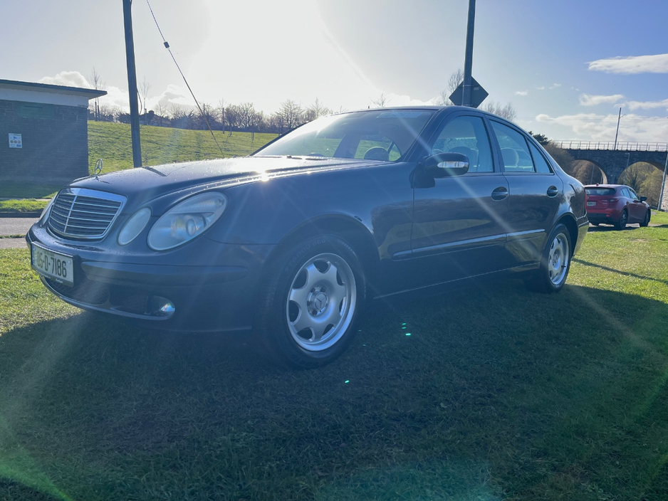 2005 Mercedes-Benz E Class - image 8