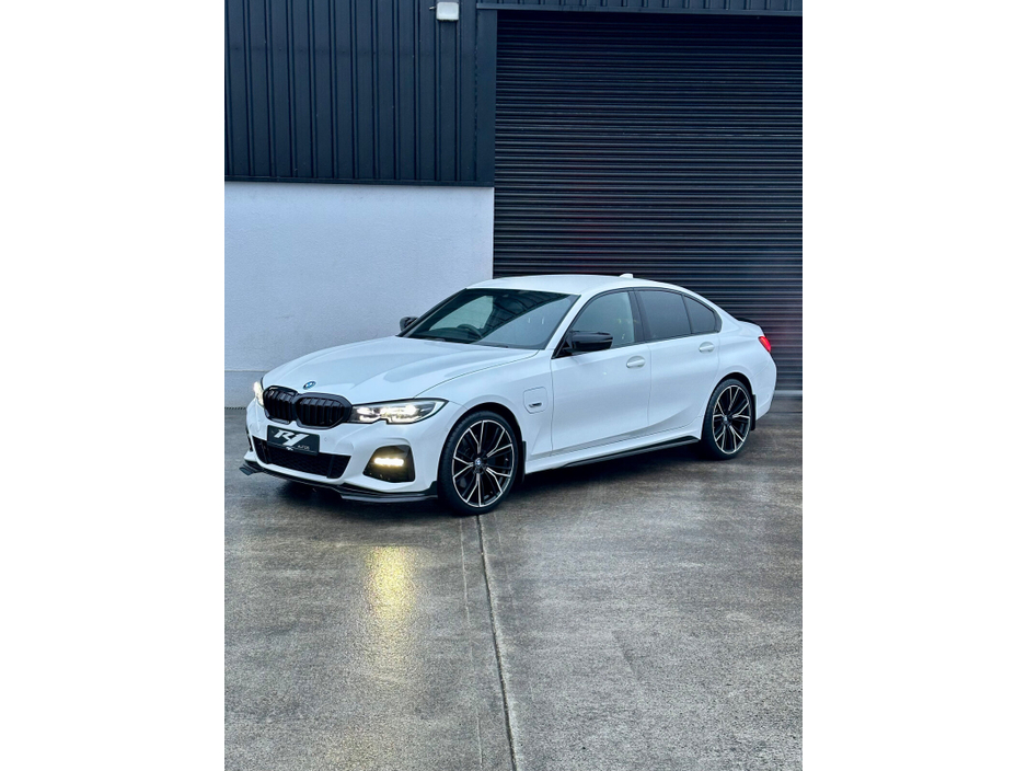 2022 BMW 3 Series  €32,995