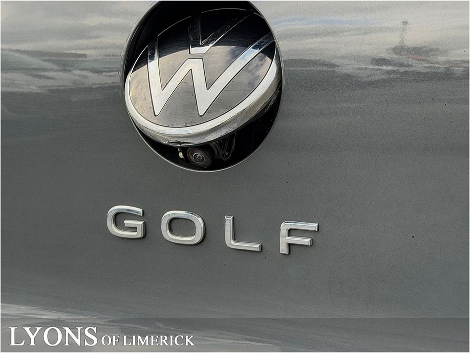 2023 Volkswagen Golf - image 13