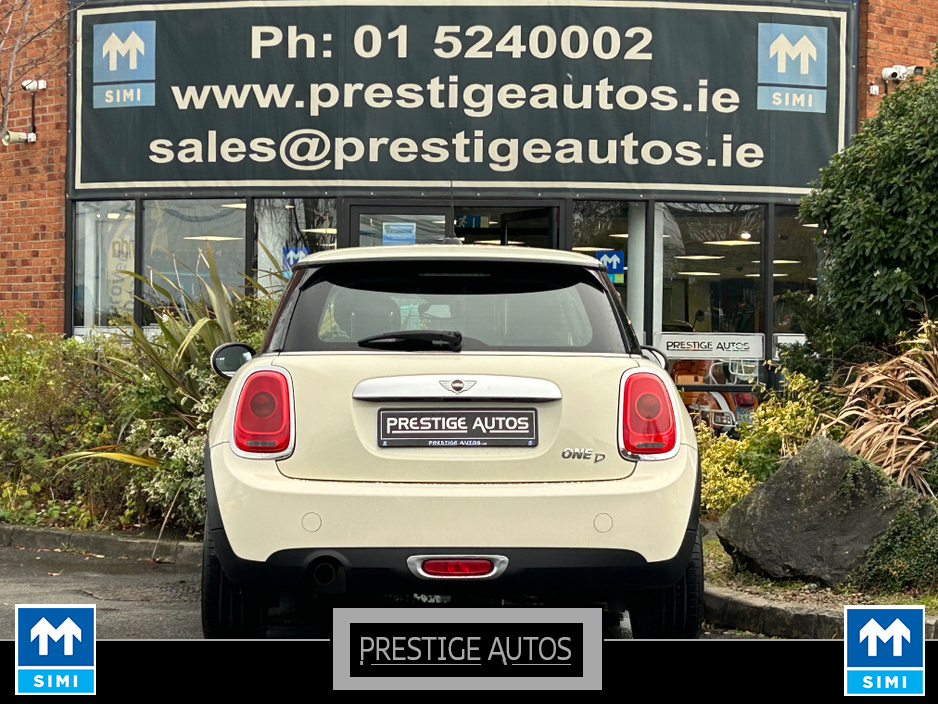 2014 MINI Hatch - image 5