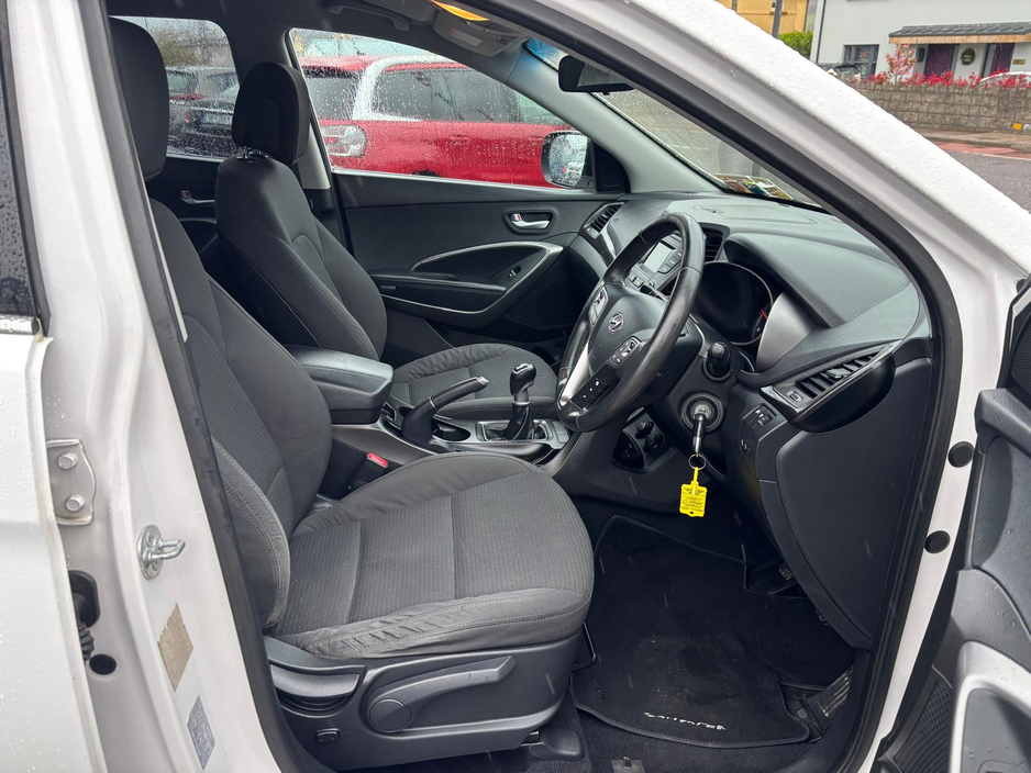 2013 Hyundai Santa Fe - image 4