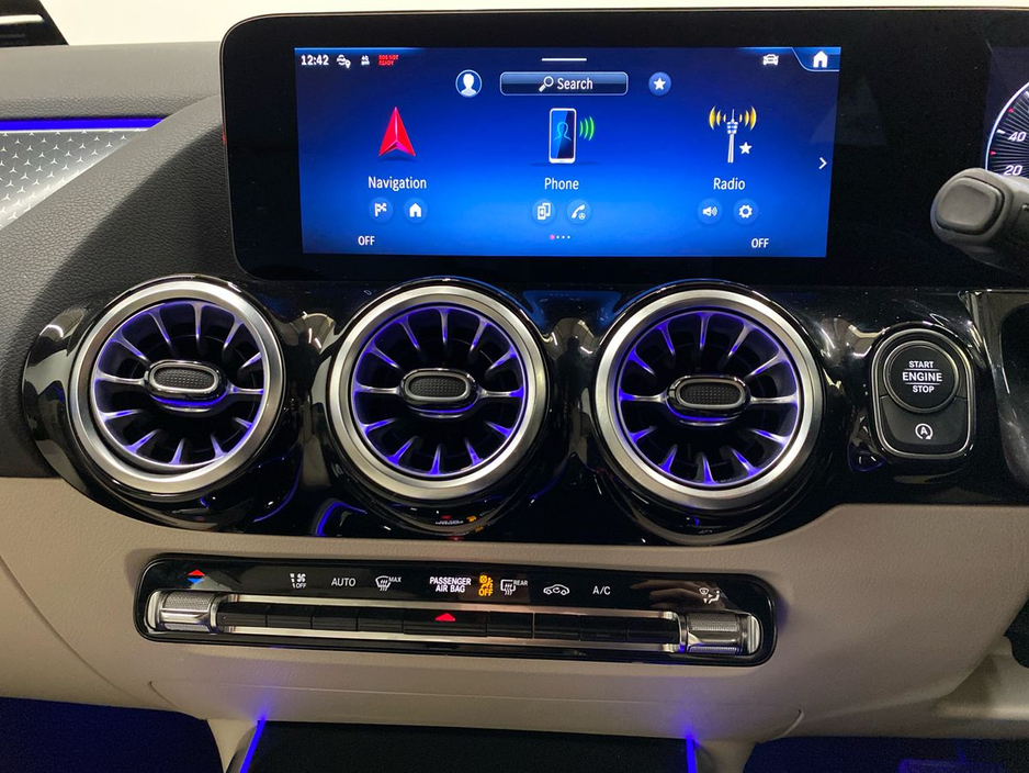 2025 Mercedes-Benz GLA Class - image 11