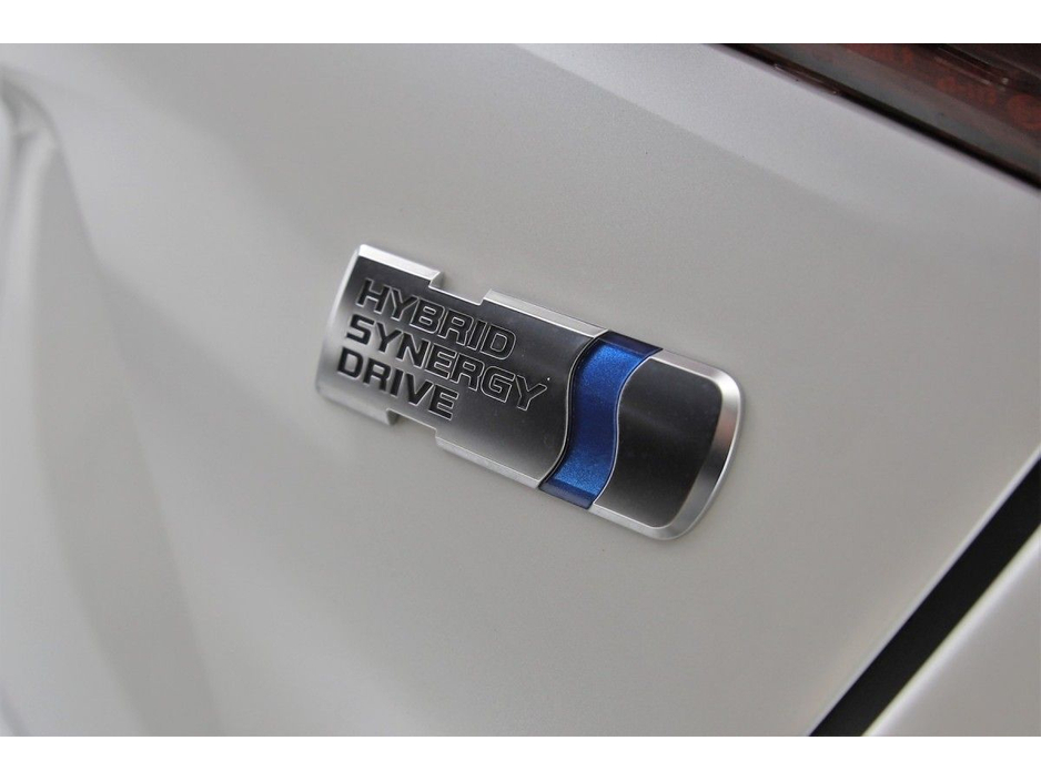 2020 Toyota Prius - image 28