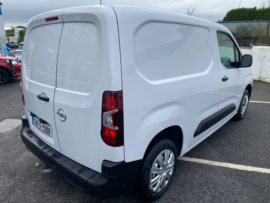 2024 Opel Combo  €20,950