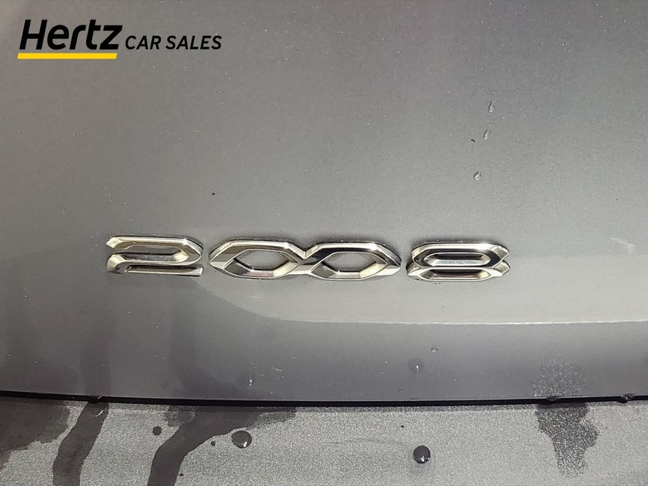 2023 Peugeot 2008 - image 11