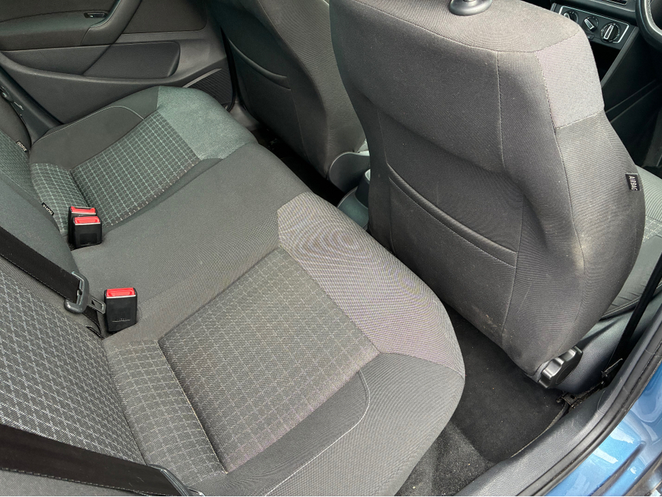 2016 Volkswagen Polo - image 12