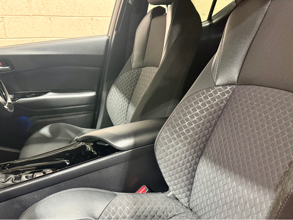 2023 Toyota C-HR HYBRID SPORT 4DR AUTO €29,500