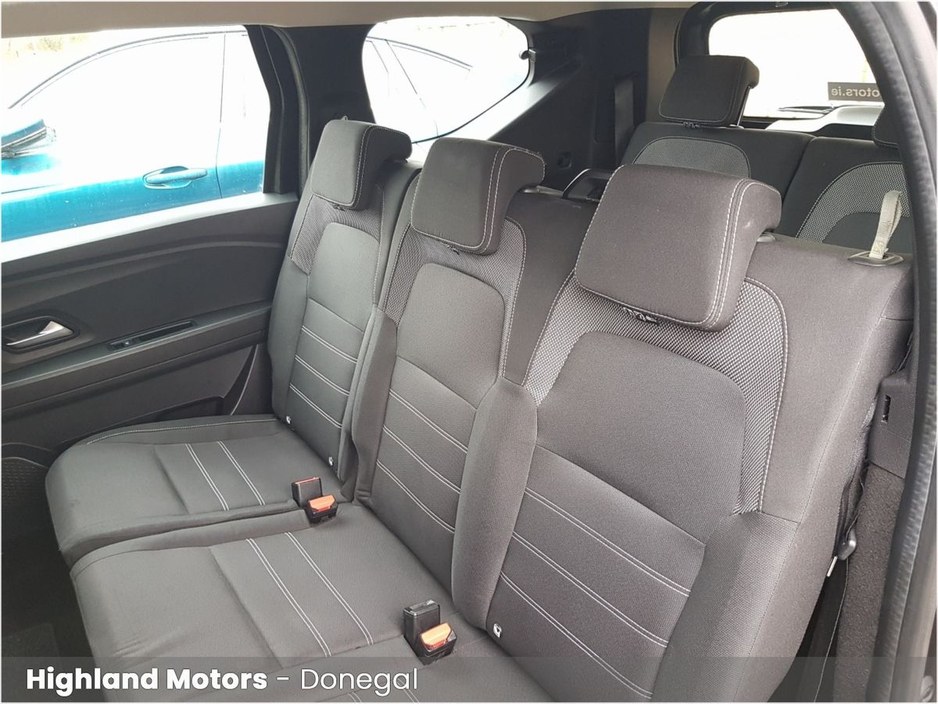 2022 Dacia Jogger - image 13