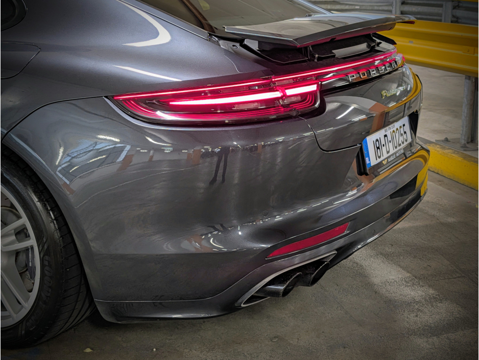 2018 Porsche Panamera - image 9