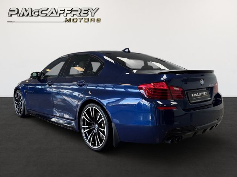 2016 BMW 5 Series - image 7