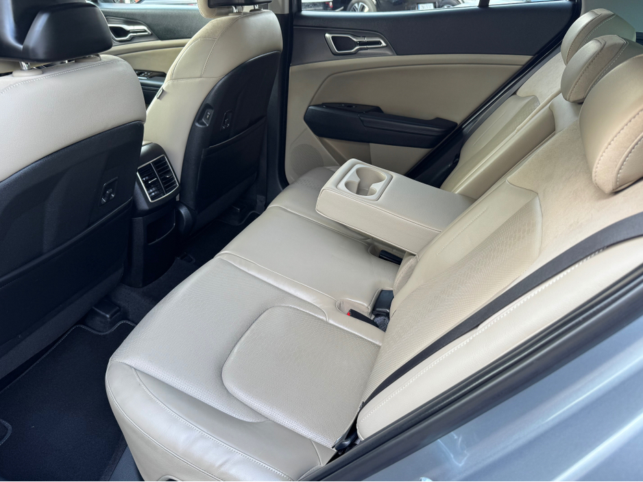 2023 Kia Sportage - image 18