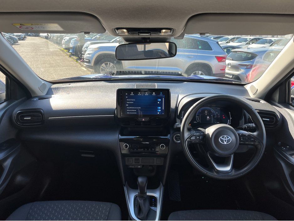 2024 Toyota Yaris - image 13