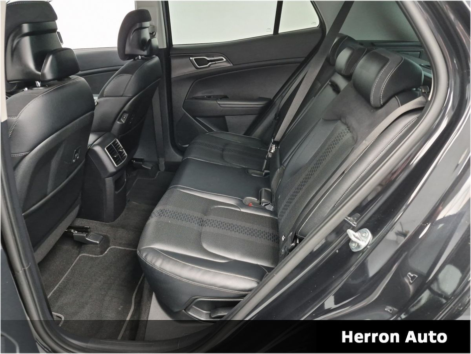 2024 Kia Sportage - image 8