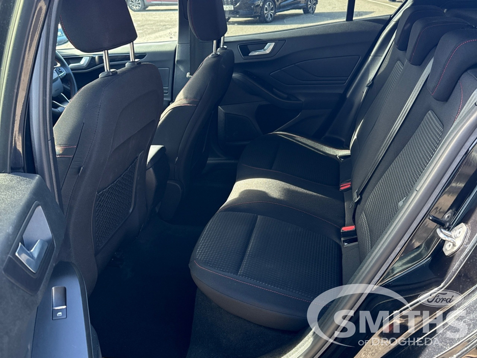 2023 Ford Focus - image 6