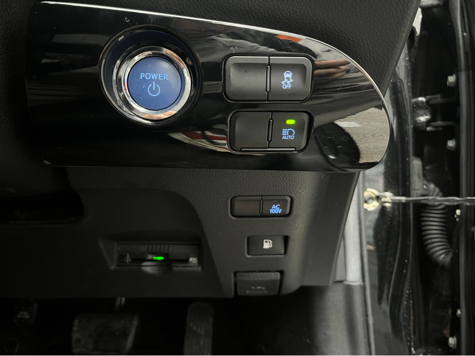 2022 Toyota Prius €21950 2022 TOYOTA PRIUS S 1.8 AUTOMATIC / CRUISE CONTROL / REVERSE CAMERA AND MORE €21,950