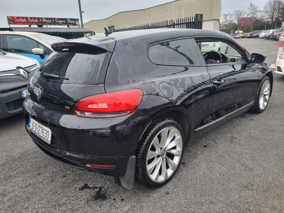 2010 Volkswagen Scirocco - image 17