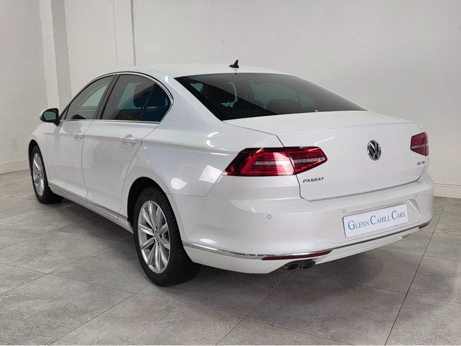2020 Volkswagen Passat - image 9