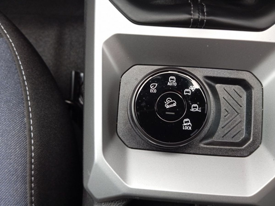 2025 Dacia Duster 4 WD Expression MHEV 140 E06X