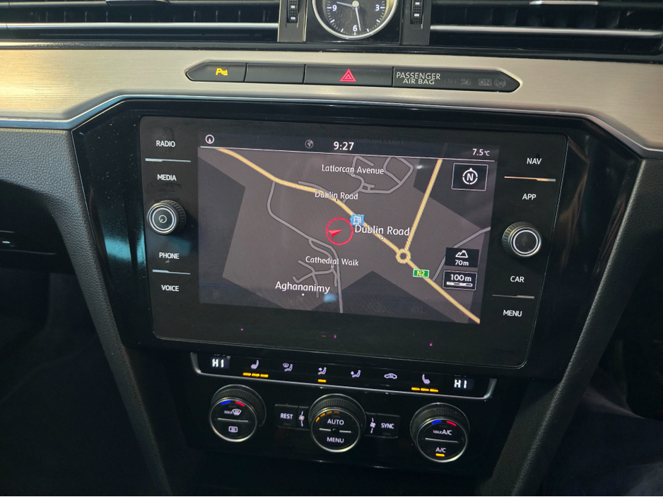 2019 Volkswagen Passat - image 18