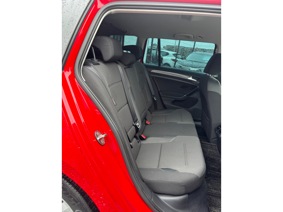 2018 Volkswagen Golf - image 6