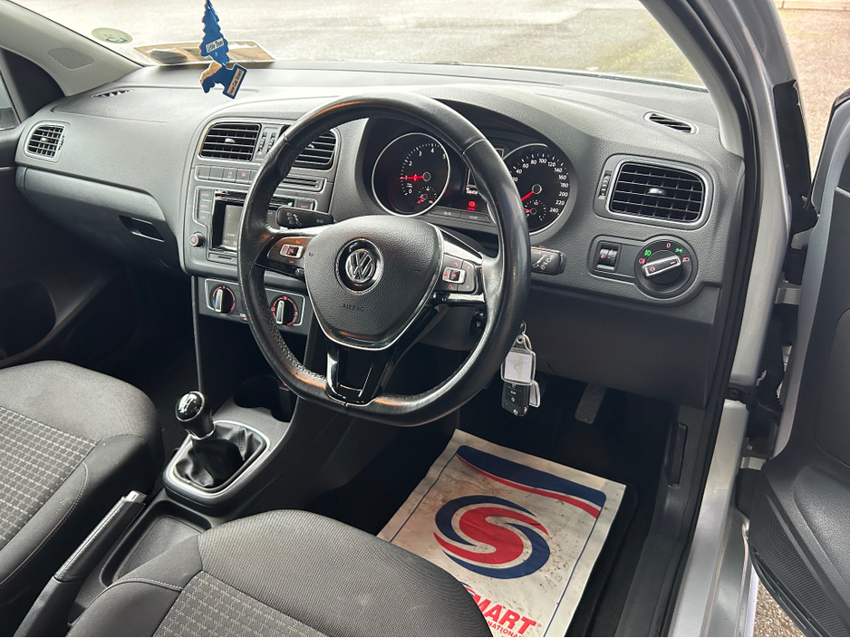 2014 Volkswagen Polo - image 6