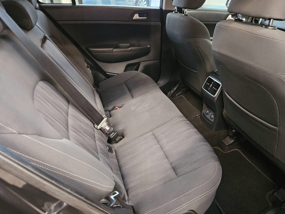 2017 Kia Sportage - image 7