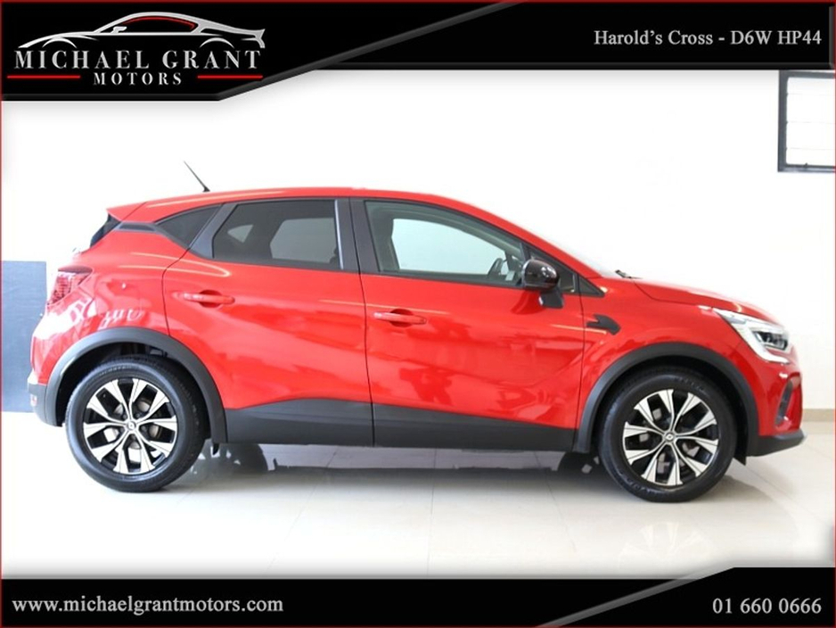 2023 Renault Captur - image 4